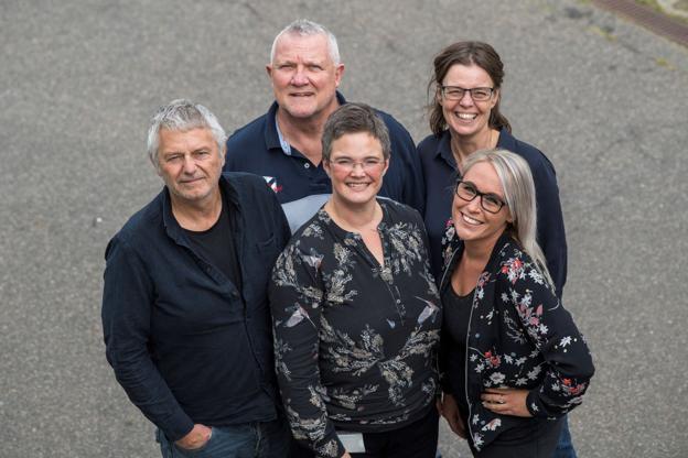 Her ses det journalistiske hold bag aalborg:nu. Forrest fra venstre er det Svend Ole Jensen, Katrine Schousboe Laursen og Camilla Gammelgaard Johansen, og bagest fra venstre er det Torben O. Andersen og Tina Larsen.Foto: Lars Pauli
