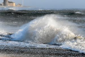 Se videoen: Bølgerne går højt i Skagen