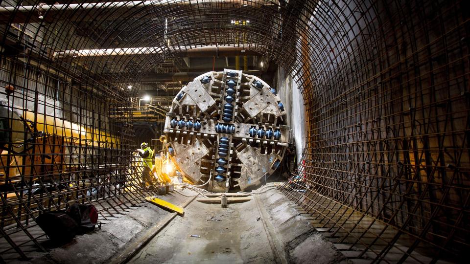 Arkivfoto: Arbejdet med at bore i alt 31 kilometer tunnel til den nye metroring under København er nu færdigt. Der er dog fortsat to og et halvt år til, at man kan køre byen rundt under jorden. Scanpix/Bax Lindhardt