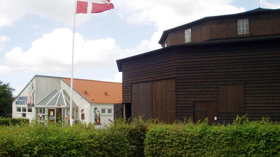 Cirkusmuseet i Rold lokker i efterårsferien både med tilbud til de fingernemme - og til de unge, der går rundt med en artist ”i maven”. Arkivfoto
