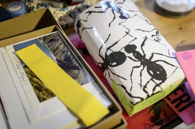 Mogens Otto Nielsen skabte livet igennem en stor samling af mailart. Den bliver i dag opbevaret på Kunsten - Museum of Modern Art i Aalborg. <i>Arkivfoto: Peter Broen</i>