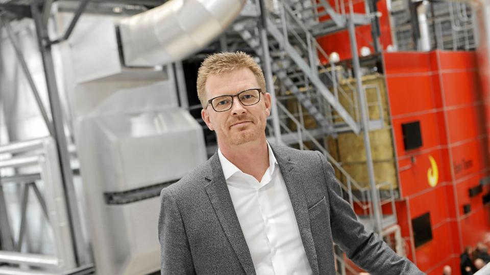Lasse Riisgaard, formand for Forsyningen i Brønderslev Kommune, mener, at timingen er rigtig til at tislutte sig fjernvarmenettet for virksomhederne i Erhverv Syd i Brønderslev. Arkivfoto: Brønderslev Forsyning