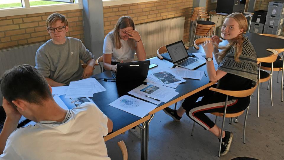 Mange elever har været glade for eksamensværkstedet, her er det Maria Lærke Nielsen, 9.A, Rasmus Bøgh Poulsen, 9.A, Markus Gjelstrup Hagen, 9.B, og Laura Hammer Christensen, 9.B.  Privatfoto