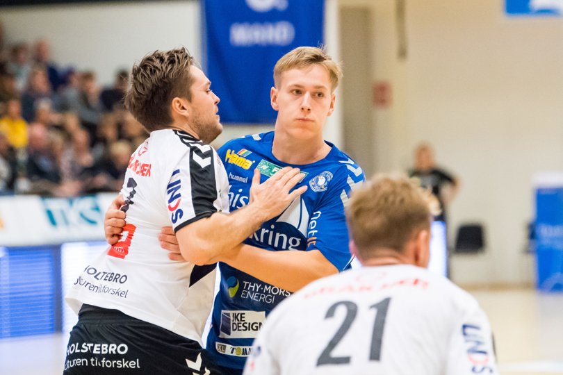Nicolaj Spanggaard (i blåt) i aktion for Mors-Thy i 2018. Arkivfoto: Diana Holm <i>Foto: Peter Mørk</i>