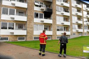 Lejlighed udbrændt: Beboer sprang fra altan