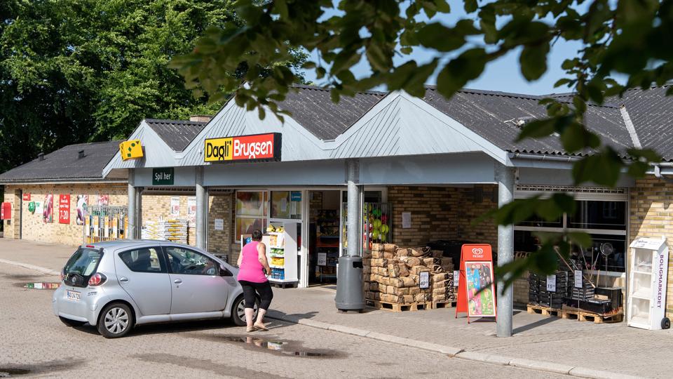 Dagli´Brugsen i Stensgade 6 Suldrup lukker 30. juni sammen med 14 andre på landsplan grundet flere år med underskud. I øjeblikket er der knap 20 ansatte i butikken inklusiv ungarbejdere på deltid. Foto: Henrik Bo <i>Foto: Henrik Bo</i>