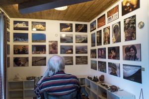 Lukketid for en globetrotter og fotograf: Et hjem fyldt med 25.000 verdensbilleder