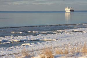 Is i havnen og tekniske problemer giver færgeaflysninger