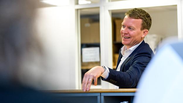 Direktør i Nordjyllands Trafikselskab, Thomas Øster, følger spændt med i Aalborg Øst-projektet. Det er sindssygt spændende, synes han. Foto: Nicolas Cho Meier
