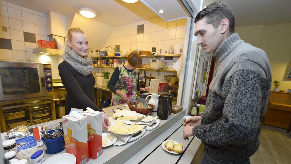 Blå Kors’ cafe kan blandt andet tilbyde samvær og et måltid mad. Arkivfoto: Bente Poder <i>Bente Poder</i>