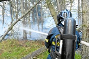Kæmpe naturbrand under kontrol: Nu skal ildlommerne slukkes