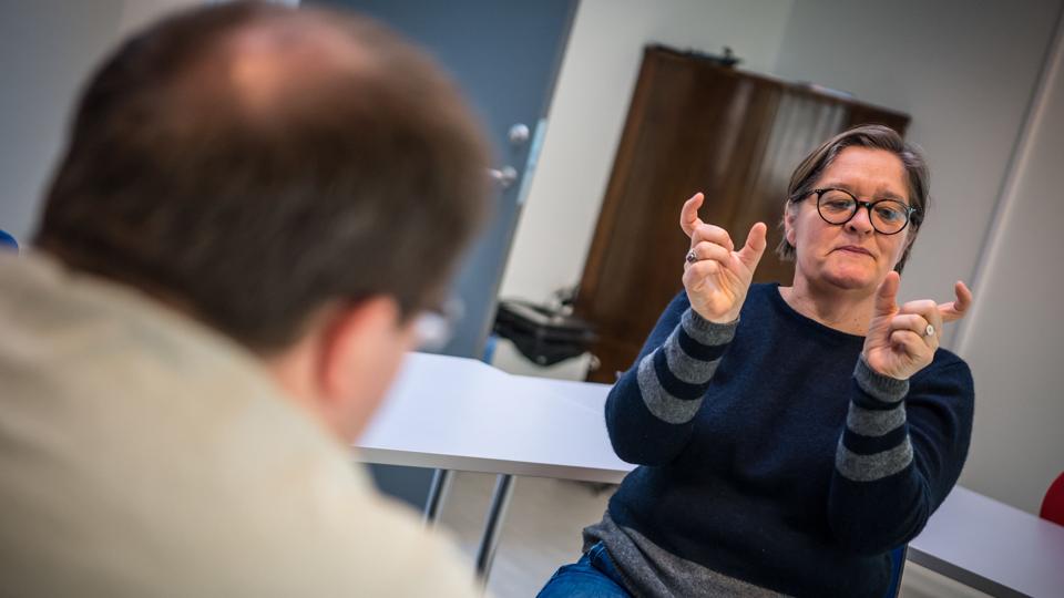 Lene Schmidt er voksenunderviser for døve ved Center For Døvblindhed og Høretab og har været projektudvikler på det nye tilbud til døve.