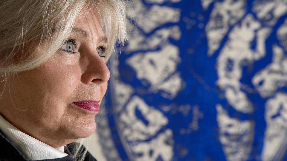 Xiaoguang Qiao taler kun kinesisk, som Karen Bit Vejle ikke kan, men ”i den periode, vi arbejdede sammen, kommunikerede vi via vores sakse og papiret”. Arkivfoto: Lars Pauli <i>Lars Pauli</i>