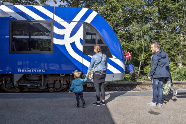De blå tog fra Nordjyske Jernbaner har gjort det godt, siden de sidste sommer, overtog driften. Foto: Henrik Louis