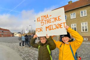 12-årige veninder fra Hobro strejkede for klimaet: - Vi skal råbe politikerne op nu!