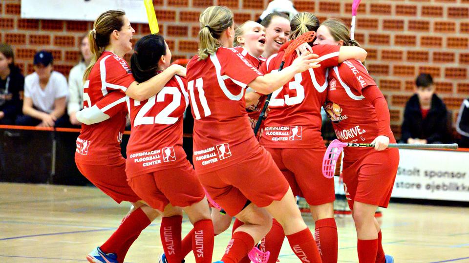 DM-semifinale mellem Frederikshavn Blackhawks og AaB Floorball hos damerne. Arkivfoto: Kurt Bering <i>Kurt Bering</i>