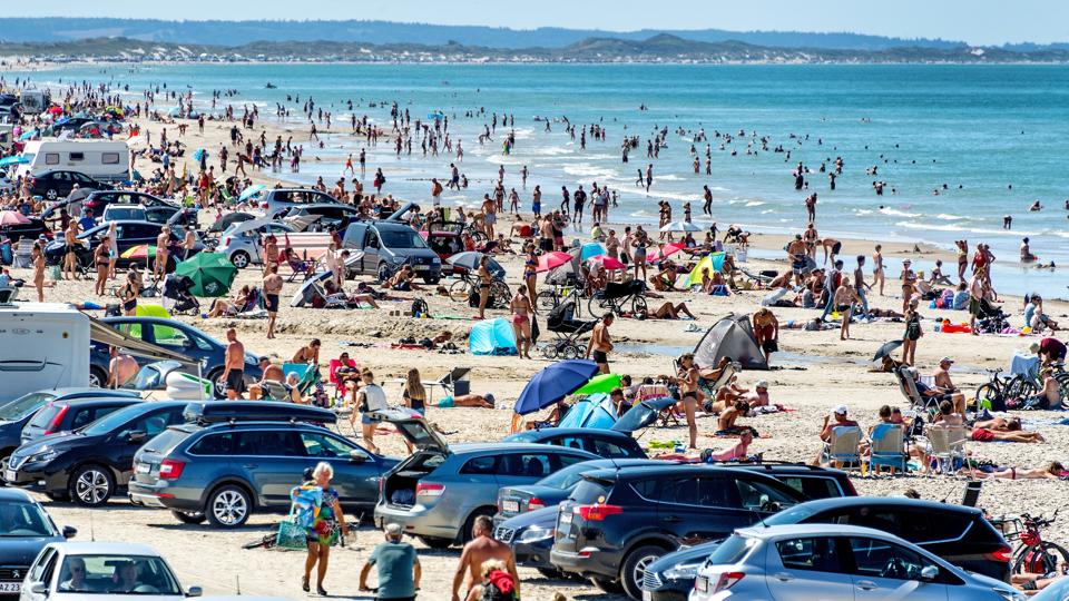 Foto: Torben HansenBlokhus StrandÅrets måske varmeste dag, luft 30 grader og vandet 20 grader