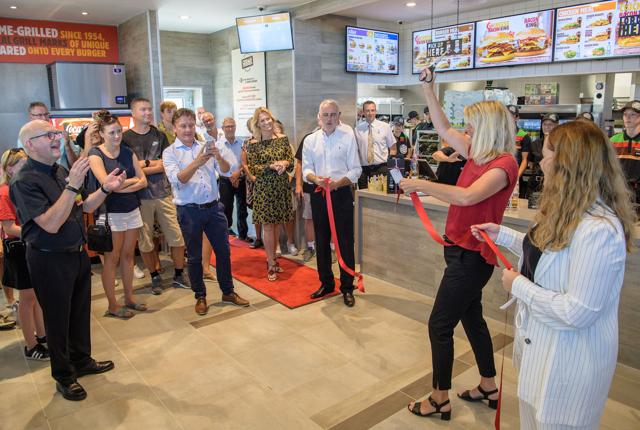 Borgmester Birgit Hansen (S) åbnede Burger King i Frederikshavn i 2018. 