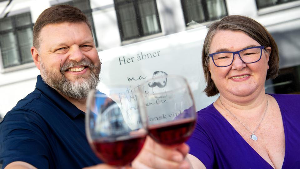 Christian og Majken Green er klar til at byde indenfor i deres nye vinbar. Foto: Henrik Bo