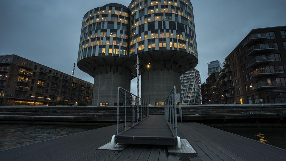 Miljømærkesekretariatet planlægges flyttet her fra Göteborg Plads i Københavns Nordhavn til det tidligere kommunekontor i Løgstør. Den specielle bygning i København hedder i øvrigt Portland Towers. Foto: Martin Sylvest/Ritzau Scanpix <i>Ritzau Scanpix</i>