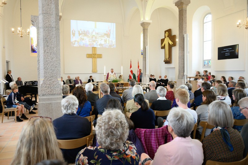 Kirke fejrer 100 år med koncerter, stand up og rapelling kirketårnet Brønderslev LigeHer.nu