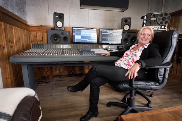 Birgitte Rode har selv været forsanger i en række bands, turneret i Europa og indspillet plader i udlandet. Hun føler sig privilegeret og vil derfor gerne hjælpe yngre musikere på vej. Arkivfoto: Torben Hansen