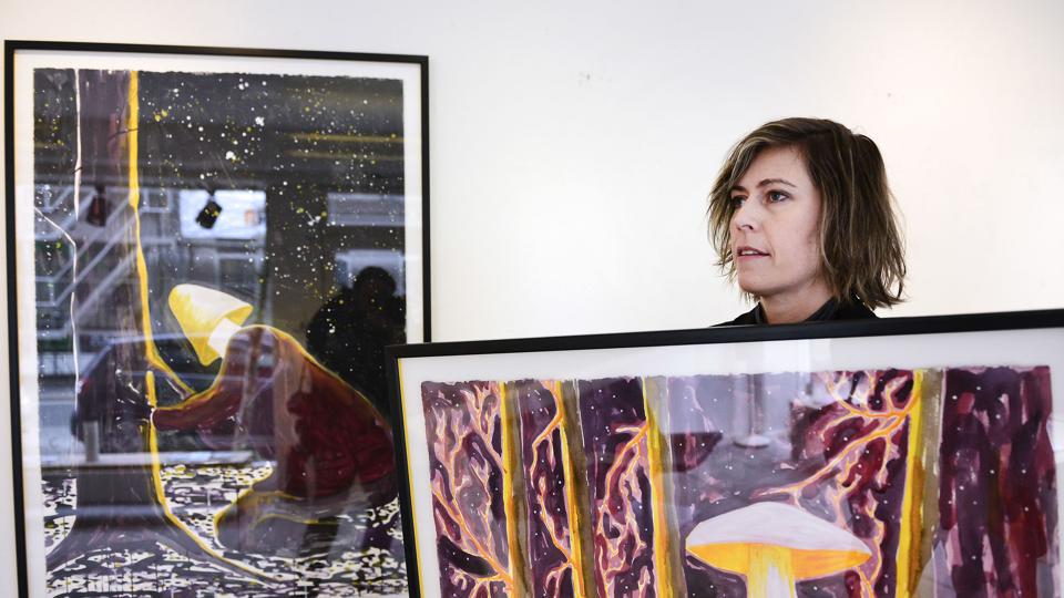 Lene Kirk, indehaver af Galleri Kirk, har påtaget sig at finde en kunstner der kan peppe den gamle silo i Gedsted op til nye højder. Arkivfoto Michael Koch