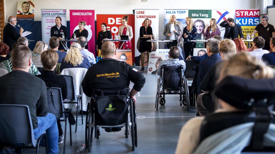 Der var mange spørgsmål, da handicappolitik var på dagsordenen. Foto: Laura Guldhammer. <i>Foto: Laura Guldhammer</i>