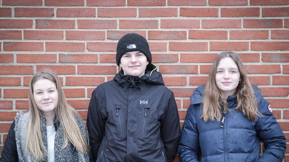 Maja Haubenreisser, Laura Hessellund og Max Heftholm er nogle af de medlemmer af Ungebyrådet i Frederikshavn Kommune, som nu kommer med forslag til, hvordan man hjælper unge med ondt i livet. Arkivfoto: Kim Dahl Hansen