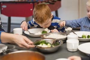 Nej til frokost udefra: Småbørn i Mariagerfjord fortsætter med madpakke