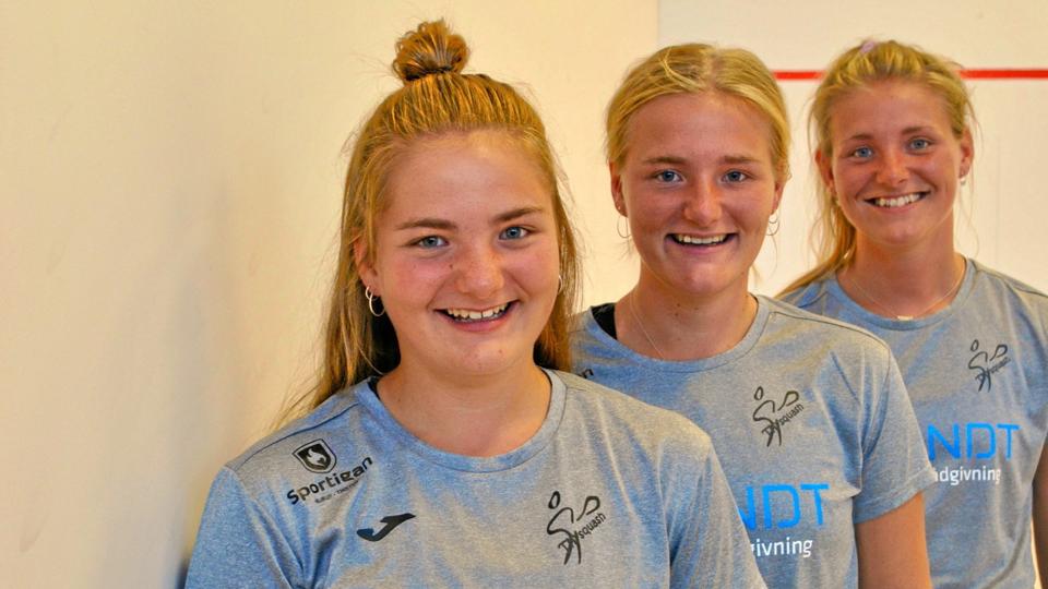 Tre søstre på rad og række udgår i denne sæson Thysquashs hold i elitedivisionen. Fra venstre Laura Lauridsen, Sarah Lauridsen og Mathilde Lauridsen.Privatfoto