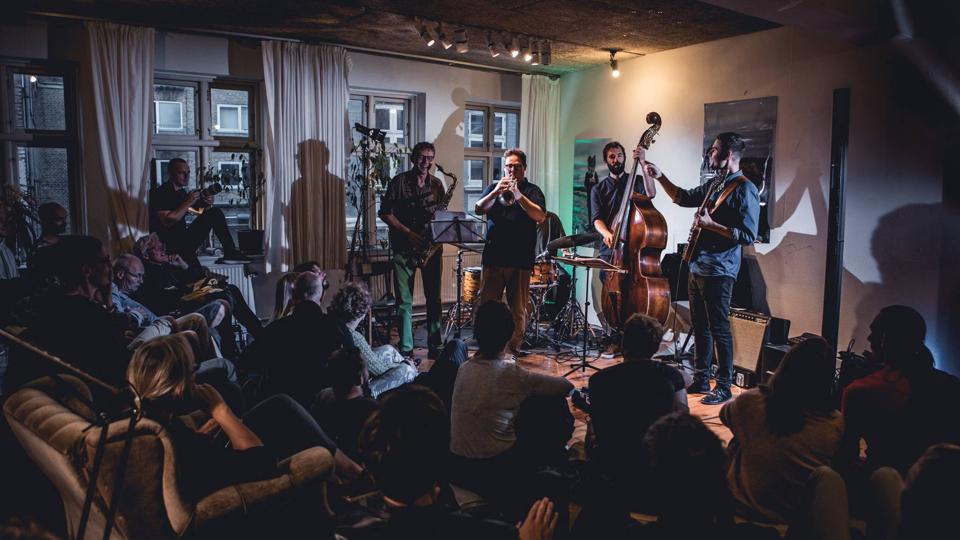 Vil du til jazzfestival i august, skal du være hurtigt ude. Der er kun op til 20 og 30 pladser til hver koncert. Se programmet nederst i artiklen. Foto: Meutiviti Festival