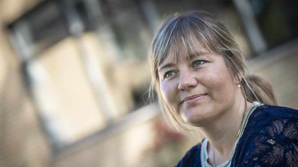 Lise Mikkelsen skal nu være elevernes ”mor” og sørge for ro, nærvær og struktur. Foto: Martin Damgård