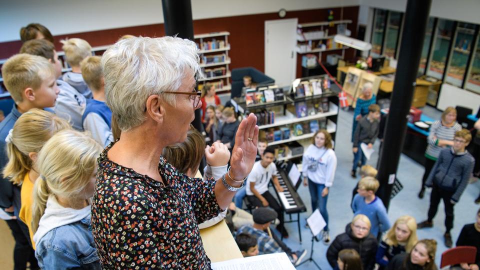 Skoleleder Dorthe Ninn holdt tale, inden det nye center blev taget i brug. Det har været en lang proces. Børn, unge og voksne skulle høres, for alle ideer og synspunkter skulle frem. Herefter kom den politiske proces, som endte med at kommunalbestyrelsen godkendte bevillingen på 361.000 kroner i foråret.