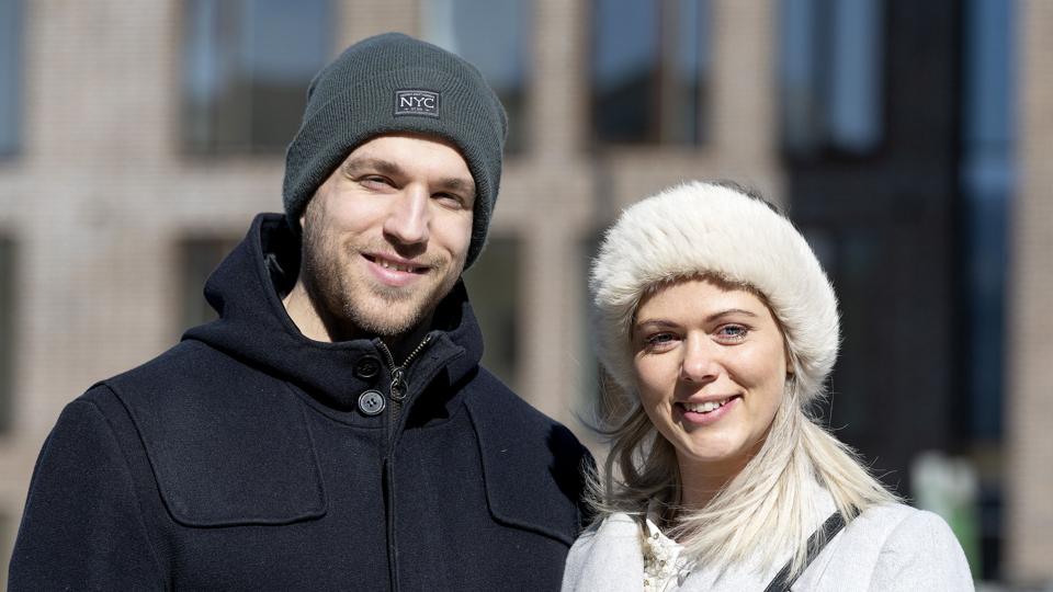 - Vi glæder os meget til at flytte ind, siger Lasse Nielsen og Cecilie Lærke Olesen, der snart er nye beboere på Eternitten i Aalborg. Foto: Lars Pauli <i>Foto: Lars Pauli</i>