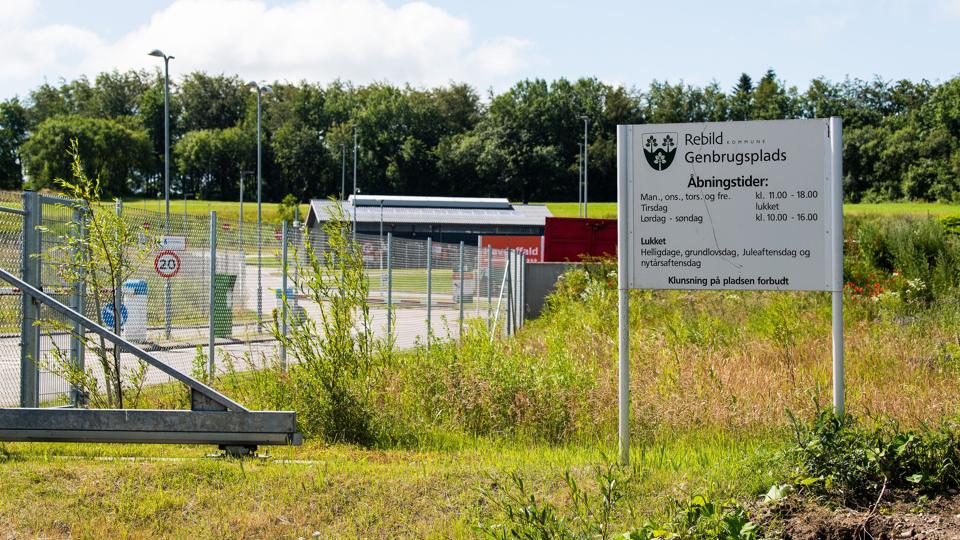 Genbrugspladsen i Sørup åbner igen for private fra tirsdag kl. 11 - selv om netop tirsdag ellers plejer at være lukkedag her. Arkivfoto: Henrik Bo <i>Foto: Henrik Bo</i>