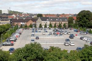 Byggeri af nyt p-dæk midt i Aalborg: 360 offentlige p-pladser lukker ned i et år