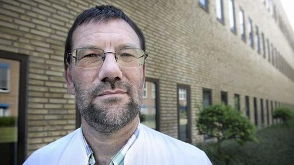 En patient på sygehuset i Aalborg blev fredag blandt de første danske patienter, der er med i det verdensomspændende forsøg på at finde en medicin mod lungesygdommen Covid-19, fortæller ledende overlæge på Infektionsmedicinsk Afdeling Henrik Nielsen. Arkivfoto: Foto: Niels Meredin