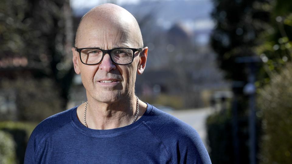 Fysioterapeut Kurt Madsen har tilmeldt sig Aalborg Kommunes corona-jobbank. Foto: Lars Pauli <i>Foto: Lars Pauli</i>