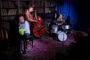 Guderislende smuk musik: Jazzens stjernepianist Jansson med trio får topkarakter