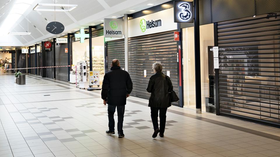 Regeringen vil have endnu en hastelov, så myndighederne kan forbyde, at flere end to personer går sammen, medmindre de kan bevise, at de er i familie. Arkivfoto.