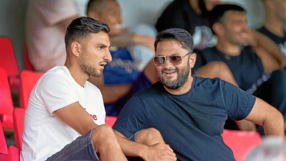 Edgar Babayan i selskab med agenten Caglar Koycu. Arkivfoto: Torben Hansen