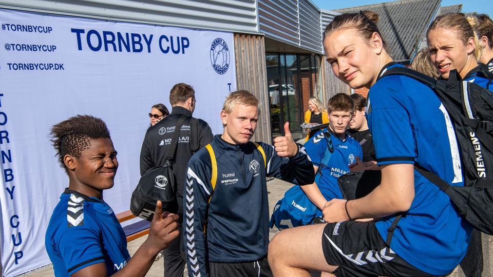 Der er både drenge og pigehold til Tornby Cup, og de spænder i alderen 8-17 år. Foto: Peter Broen <i>Foto: Peter Broen</i>