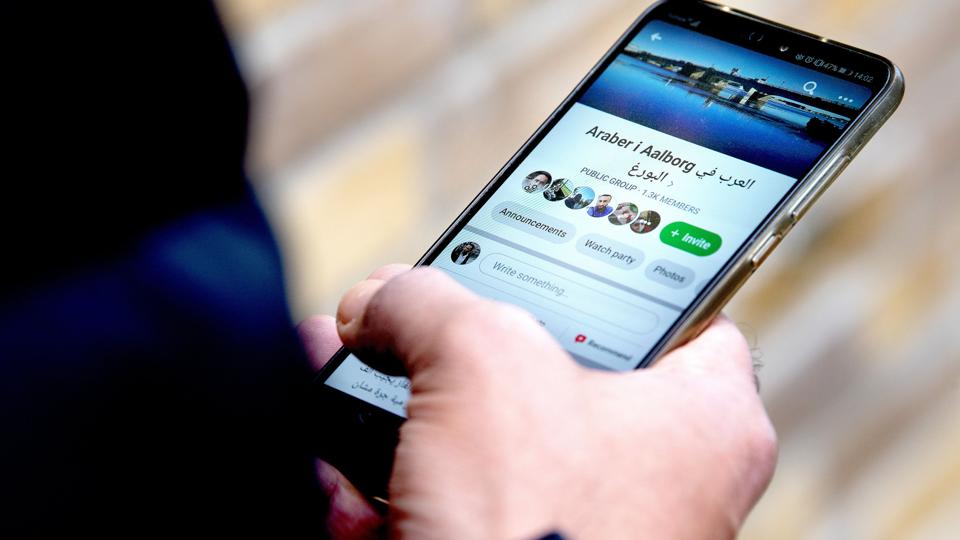 Facebook-gruppen ”Araber i Aalborg” har hjulpet mange til at forstå corona-situationen i Danmark. Gruppen har lige nu 1322 medlemmer. Foto: Lars Pauli <i>Foto: Lars Pauli</i>