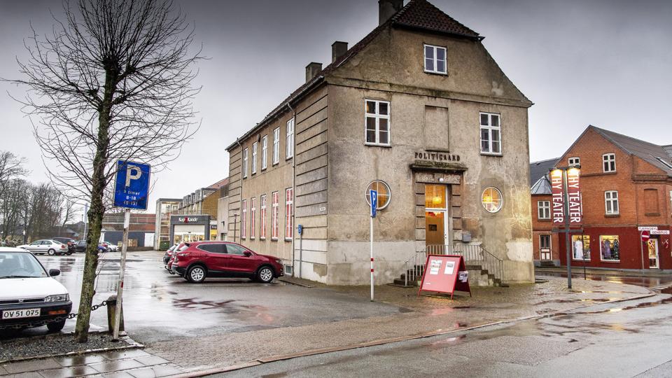 Det vil give god mening fortsat at anvende teaterbygningen ved Frederikstorv i Thisted, hvor Thy Teater nu har til huse. Det skriver Limfjordsteatret i oplægget til ny egnsteateraftale. Arkivfoto: Peter Mørk