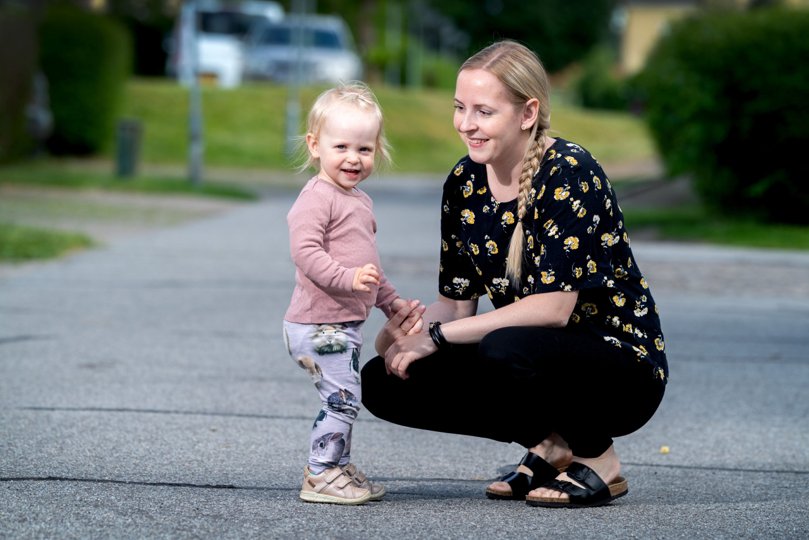 Amanda Weinreich havde drømt om, at datteren Ida skulle gå i Øster Hornum Børneunivers, og derfor valgte familien at købe hus netop her. Men Børneuniverset har slet ikke plads til Ida 1. august. Foto: Torben Hansen