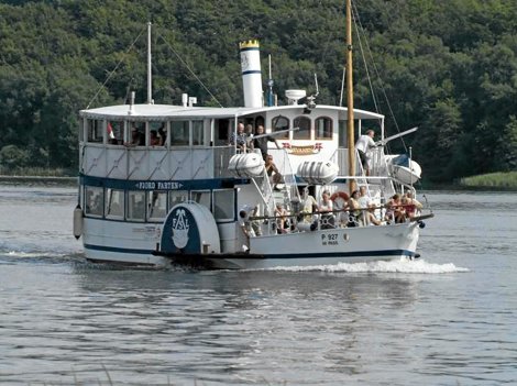 Hjuldamperen "Svanen", der sejler på Mariager Fjord, drives af de nye ejere af Livøoverfarten ApS. Arkivfoto