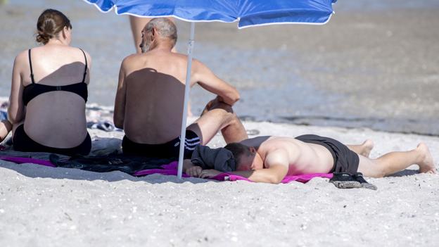 Det bliver ikke en sommer, der kommer til at gå over i historiebøgerne som helt fantastisk, men der bliver bestemt dage, hvor der bliver mulighed for at komme til stranden, hvis man skal tro sæsonprognosen fra Martin Lindberg. Arkivfoto: Andreas Falck <i>Andreas Falck</i>