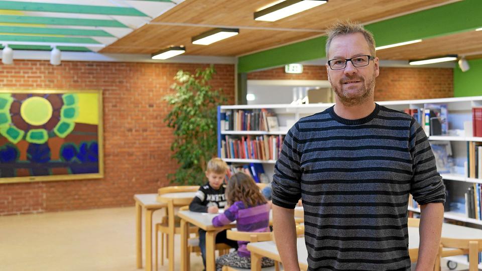 Lars Brøndum er leder for Bindslev Skole, hvor to elever holdes hjemme, fordi deres mor er testet positiv for corona. Arkivfoto: Niels Helver <i>Niels Helver</i>