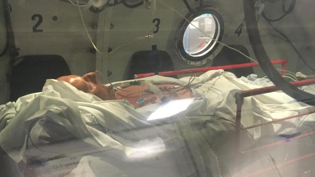 Per Hakonsen i trykkammeret på Rigshospitalet. Privatfoto